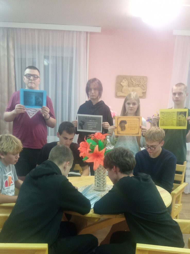 Литературный вечер ко Дню матери «Дороже нет на свете»